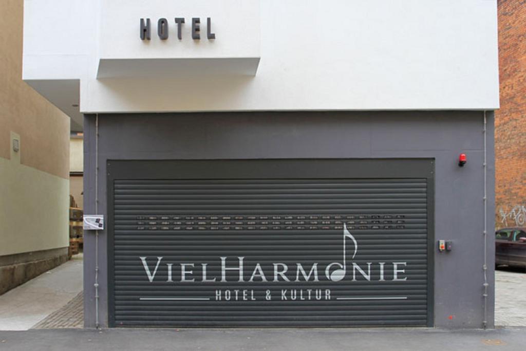 יינה Hotel Vielharmonie מראה חיצוני תמונה